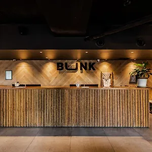  Hostel Bunk Surfers Paradise Backpacker