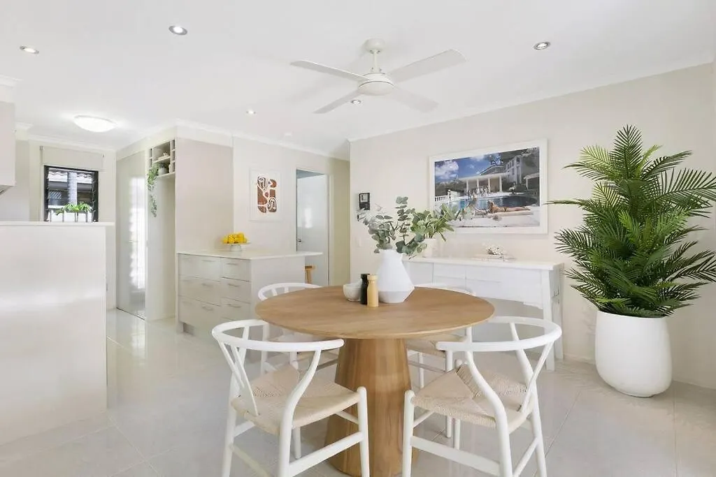 Riviera Road Miami - 4Brm Dual Villa Gold Coast