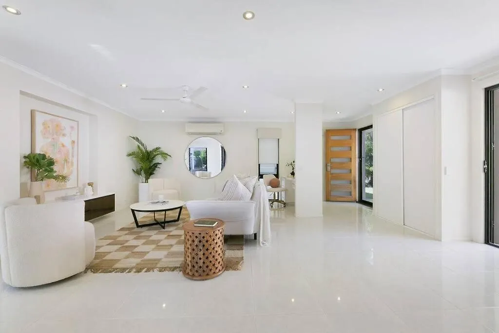 Riviera Road Miami - 4Brm Dual Villa Gold Coast 0*,  Australia