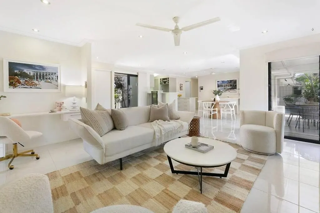 Riviera Road Miami - 4Brm Dual Villa Gold Coast