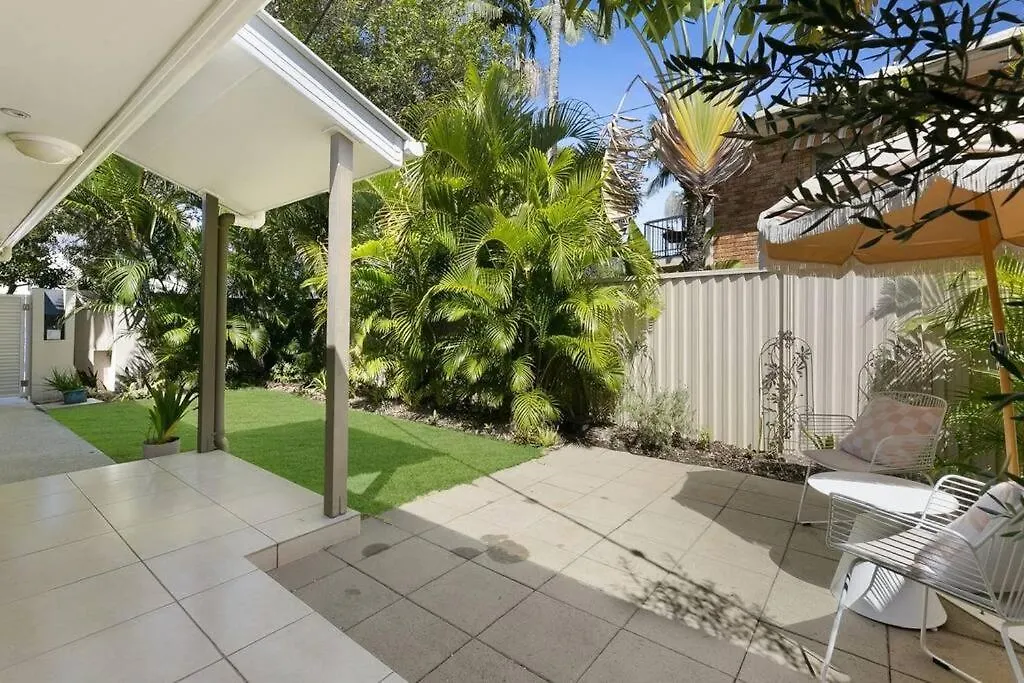 Riviera Road Miami - 4Brm Dual Villa Gold Coast